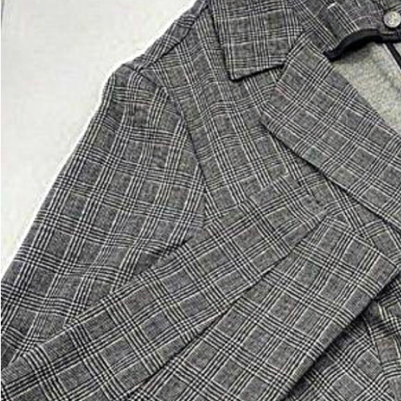 ADRIANNA PAPELL Ponte Knit
Jacquard Plaid Black Gray Size
Medium Jacket Coat - Picture 3 of 8